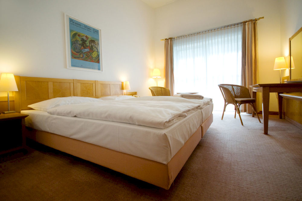 Golfhotel & Restaurant Lindenhof Bad Vilbel Extérieur photo