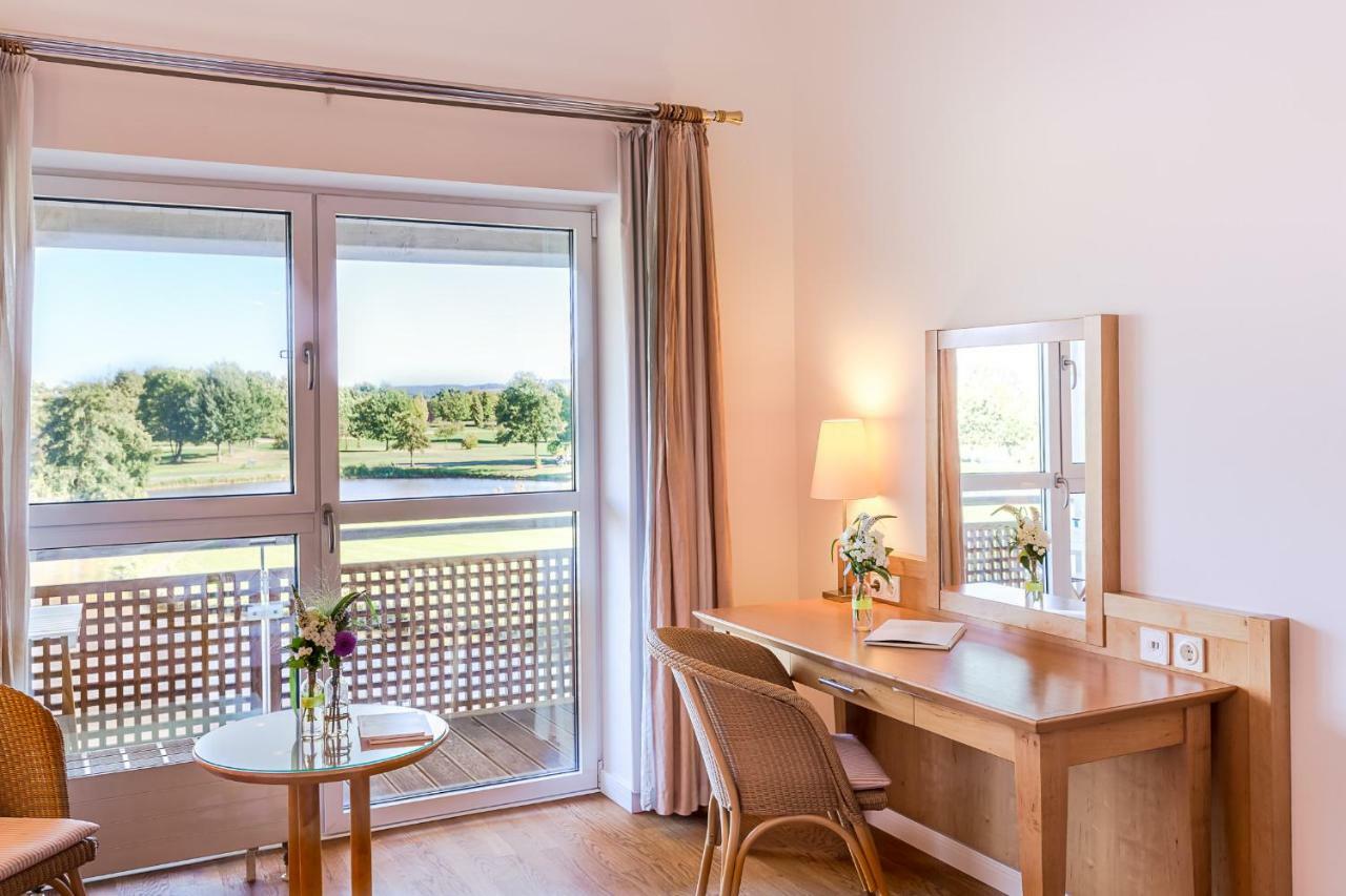 Golfhotel & Restaurant Lindenhof Bad Vilbel Extérieur photo